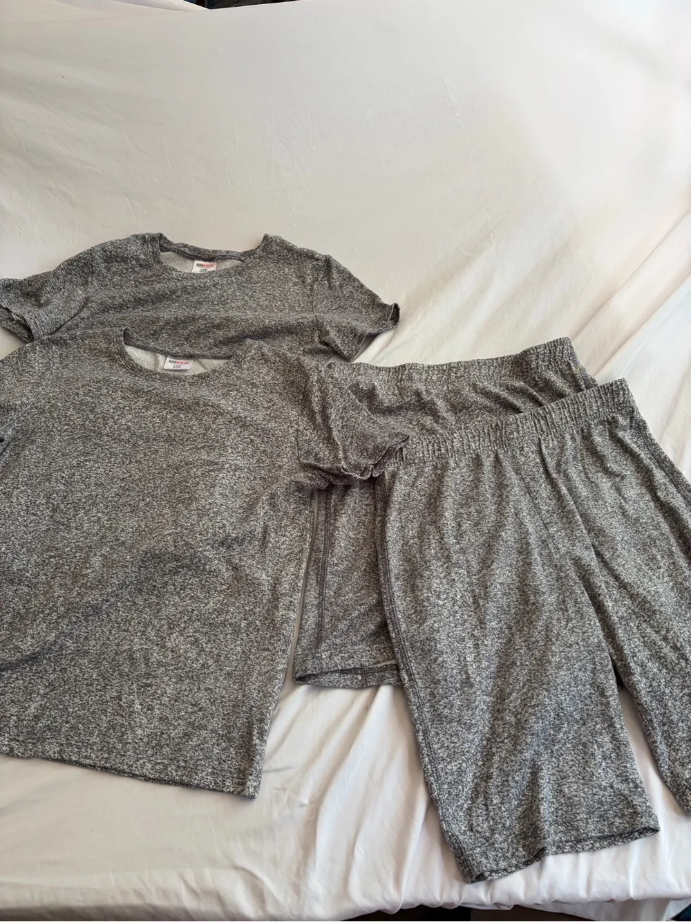 32 Degrees Kids Gray Heather Short Sleeve Pajama Set - Top & Shorts
